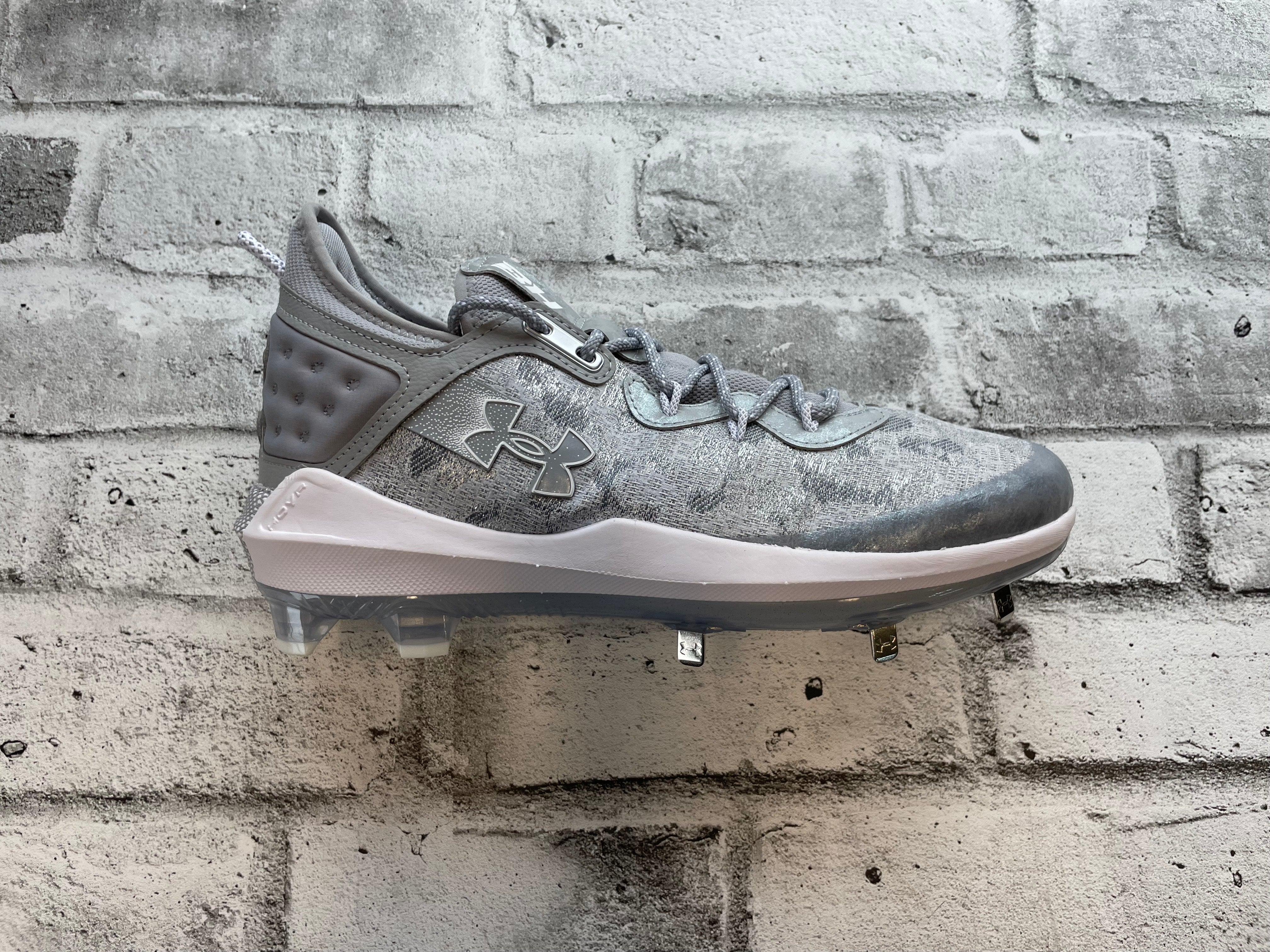 Baseball UA Harper 8 Low ST Cleats