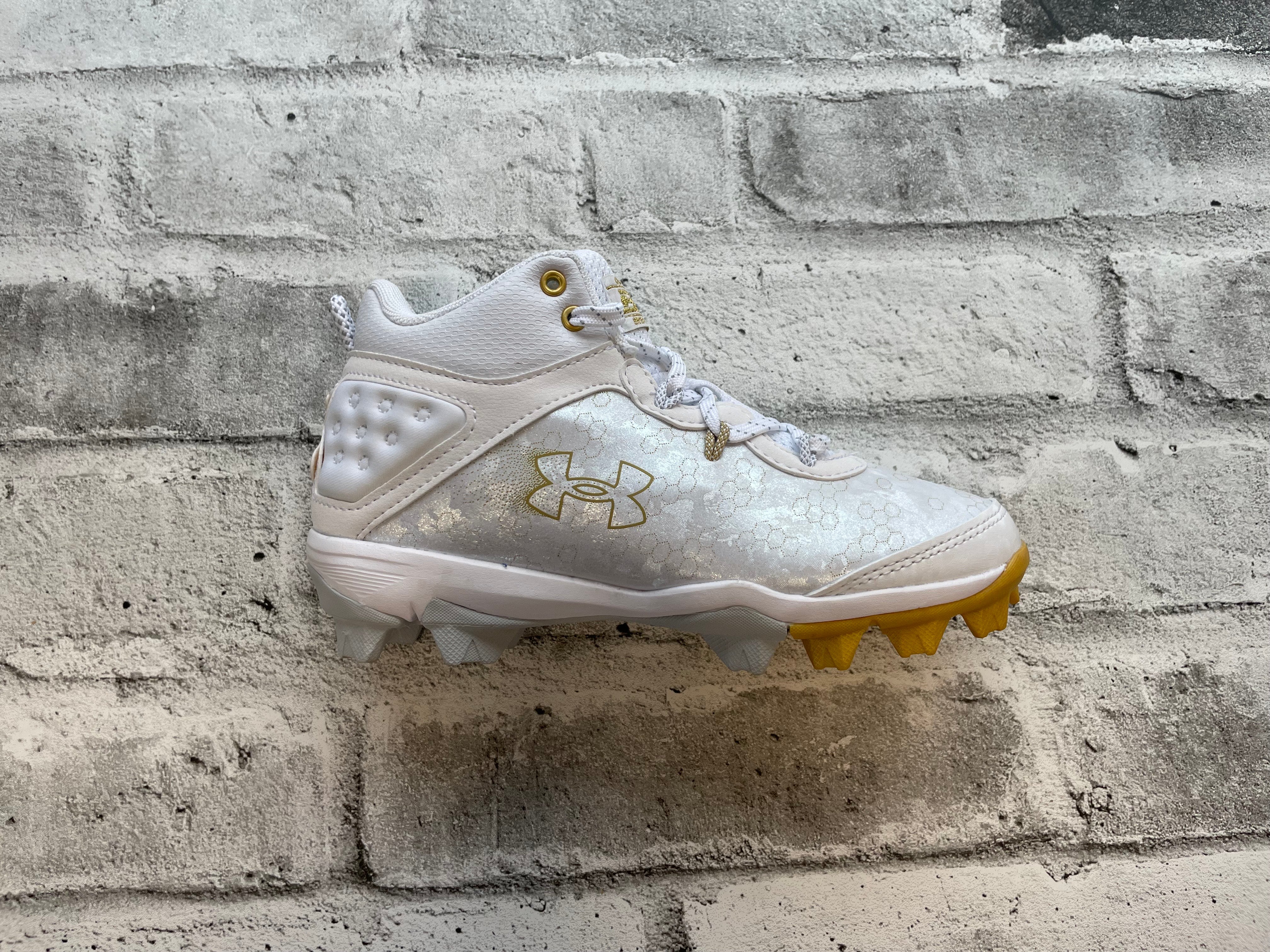 Baseball UA Harper 8 MID RM JR Cleats